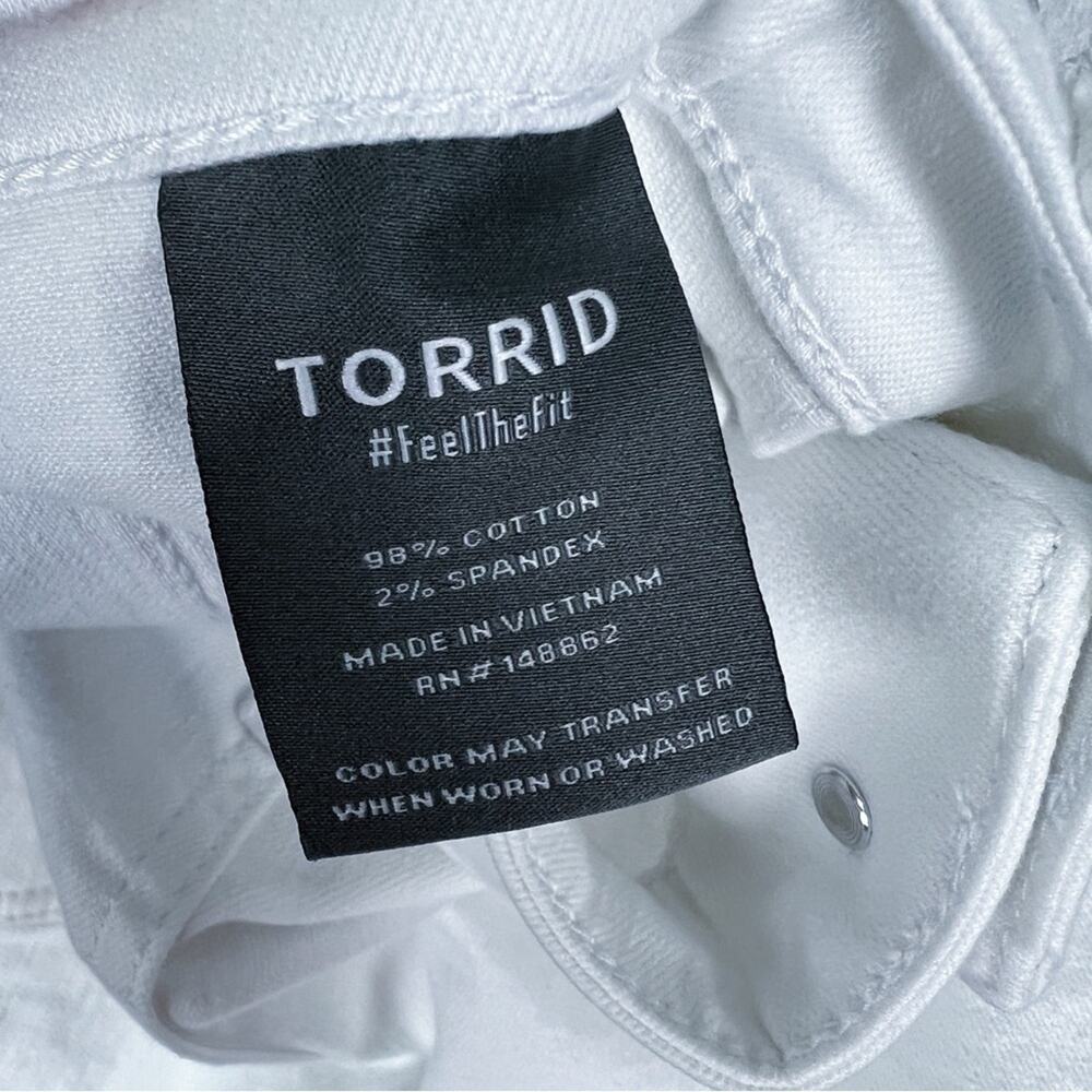 Torrid Crop Boyfriend Straight Vintage Stretch Mid-Rise Jean Optic White 10 EUC - Picture 8 of 9